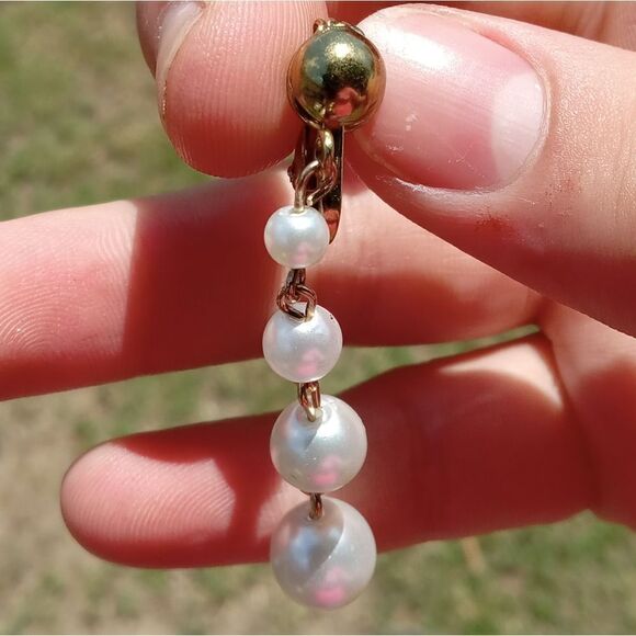 Faux pearl chain earrings - Picture 3 of 4